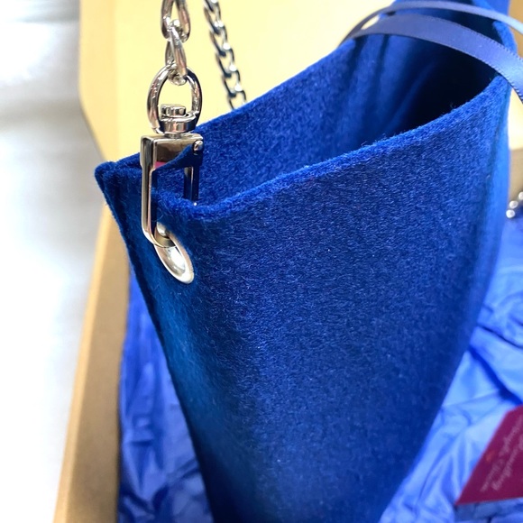 LV Blue Escale limited edition toiletry bag - Picture 14 of 15